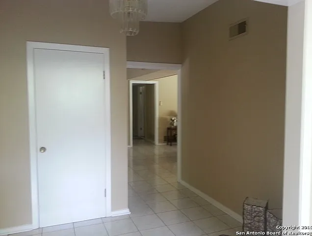 121 Riviera Dr — Photo 10