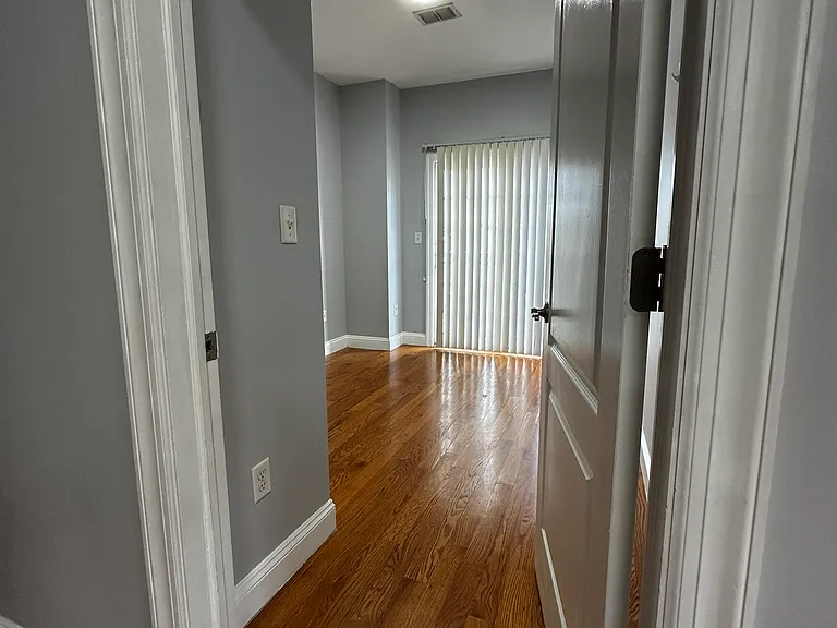 187 Zabriskie St #2 — Photo 16