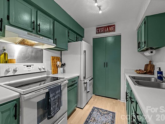 4th image of 11069 Cedar View Rd