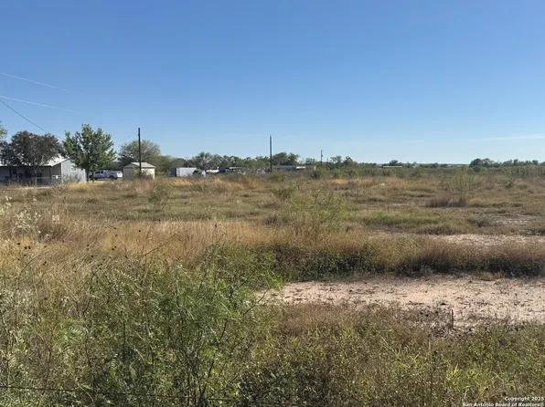 448 County Road 7712 LOT 20, Devine, TX 78016