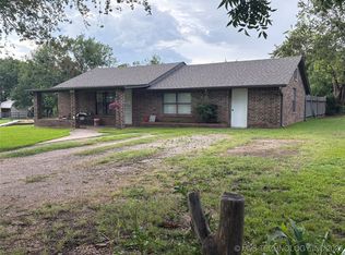 5322 Hilltop St, Madill, OK 73446