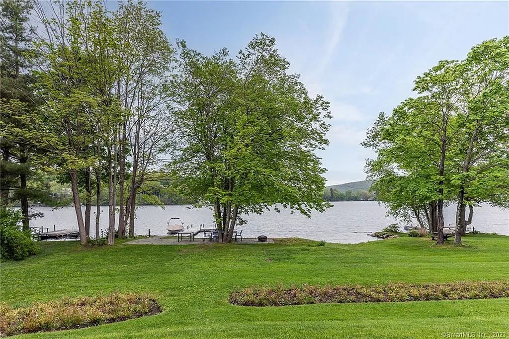 4 bed, 4.5 bath, 4744 sqft, $37,500 — Photo 4