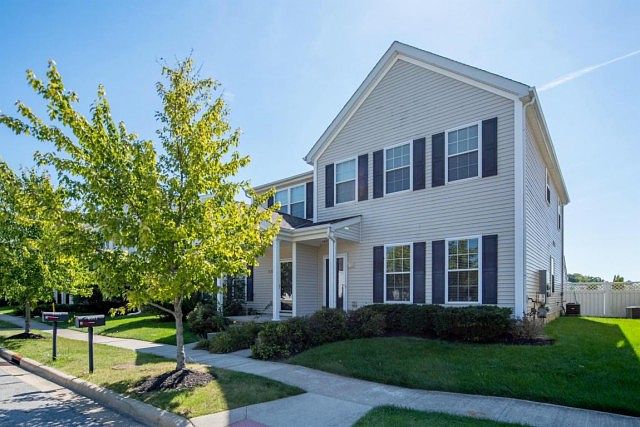 1st image of 8051 Ashenden Dr