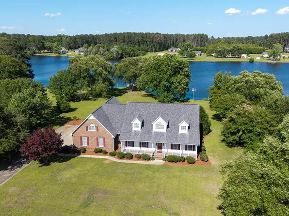 605 W Emerald Lake Dr, Sumter, SC 29153