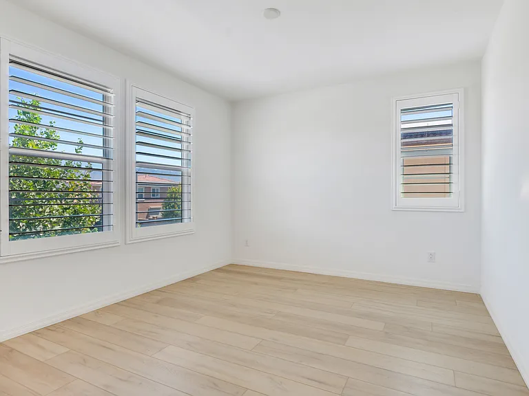 26337 Seville Ln — Photo 18