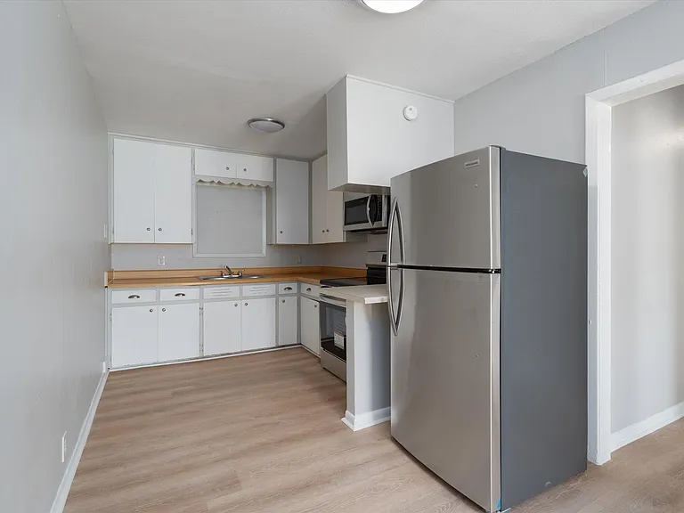 1012 Barbara Dr #B — Photo 7