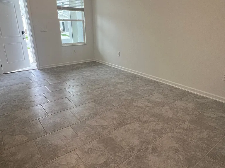3263 Laurent Loop — Photo 12