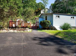 29 Isabelle Ave, Andover, NJ 07821