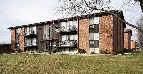 1st image of 126 W Lake Ave