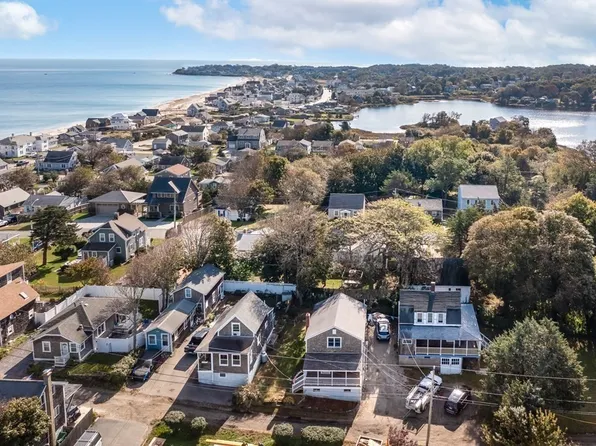 18 Avenue C, Plymouth, MA 02360