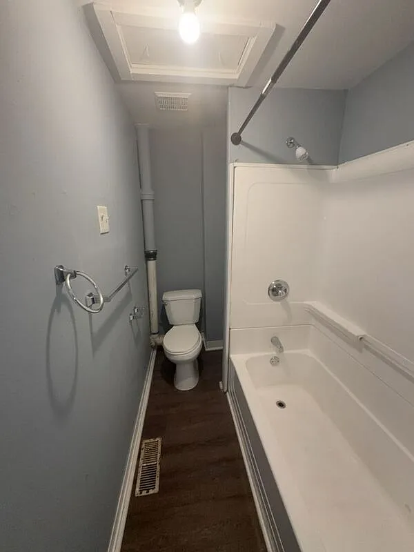 3 bed, 1.0 bath, 1100 sqft, $1,150 — Photo 4