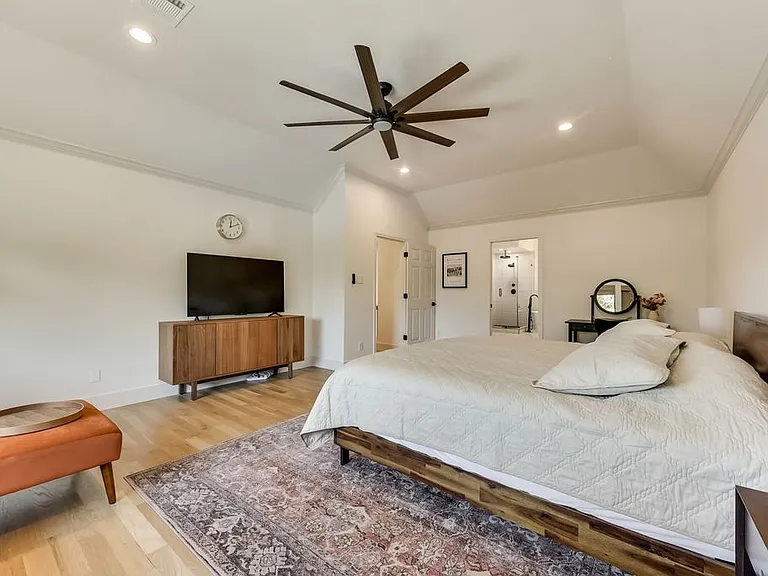 2216 Ridgecrest Trl — Photo 31