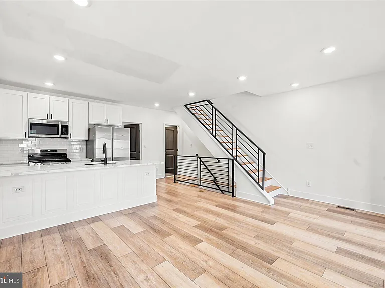 5616 Florence Ave — Photo 10