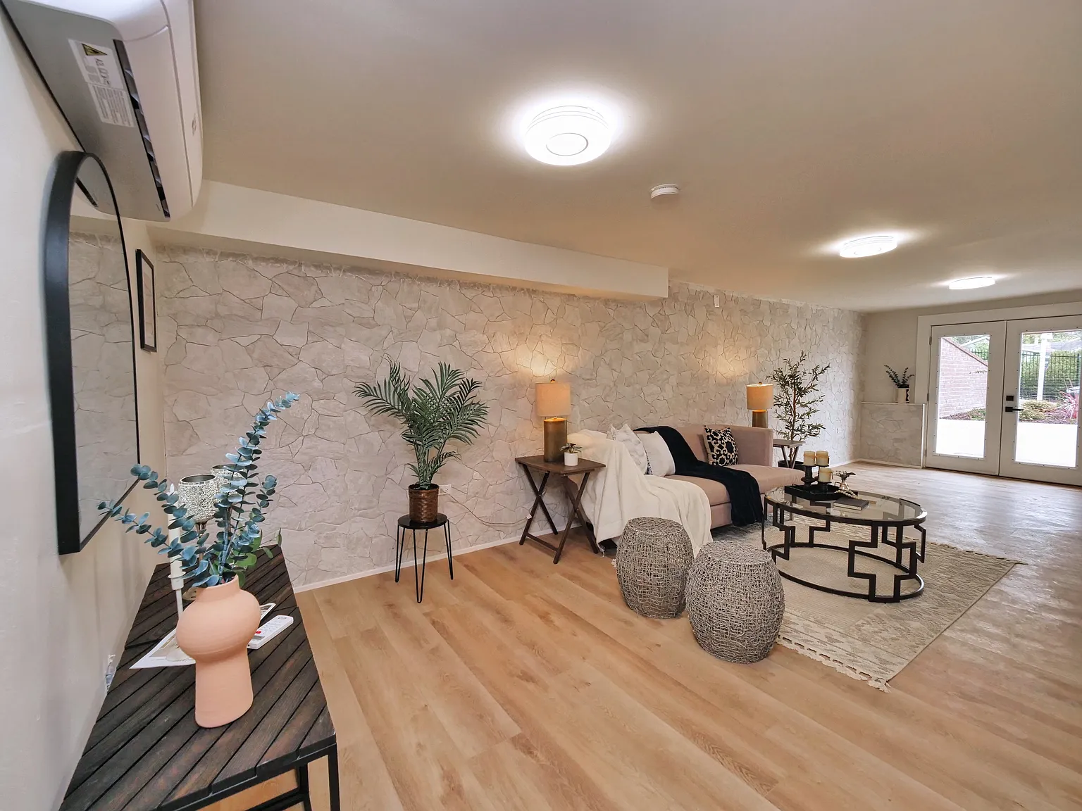 7433 Moeser Ln — Photo 4