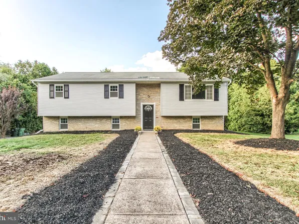 12 Cheltenham Dr, Hummelstown, PA 17036