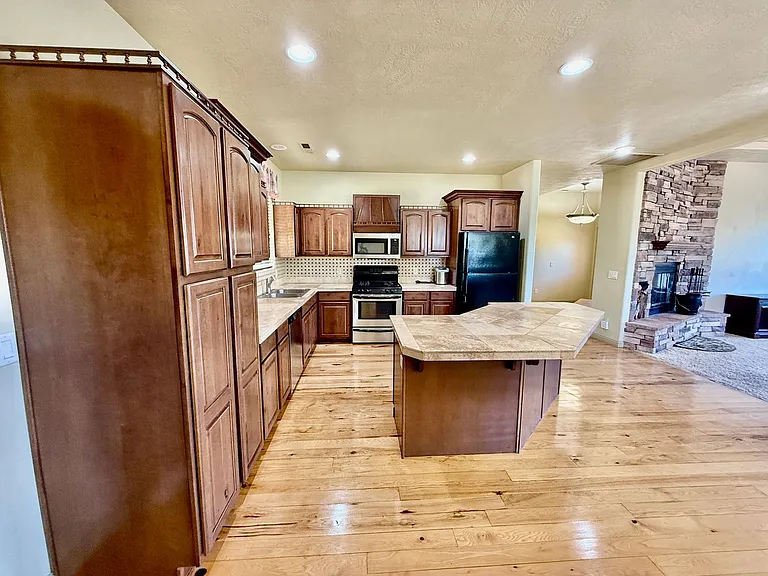 1425 S Staghorn St — Photo 14