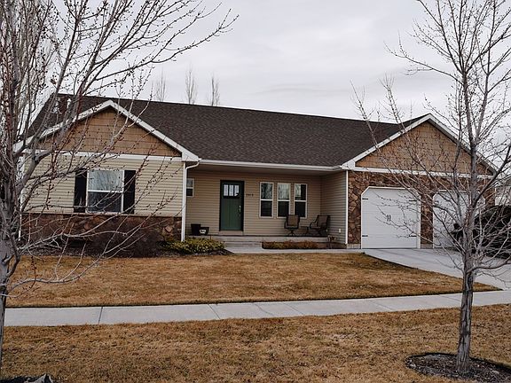 2nd image of 3915 E Sienna Cir
