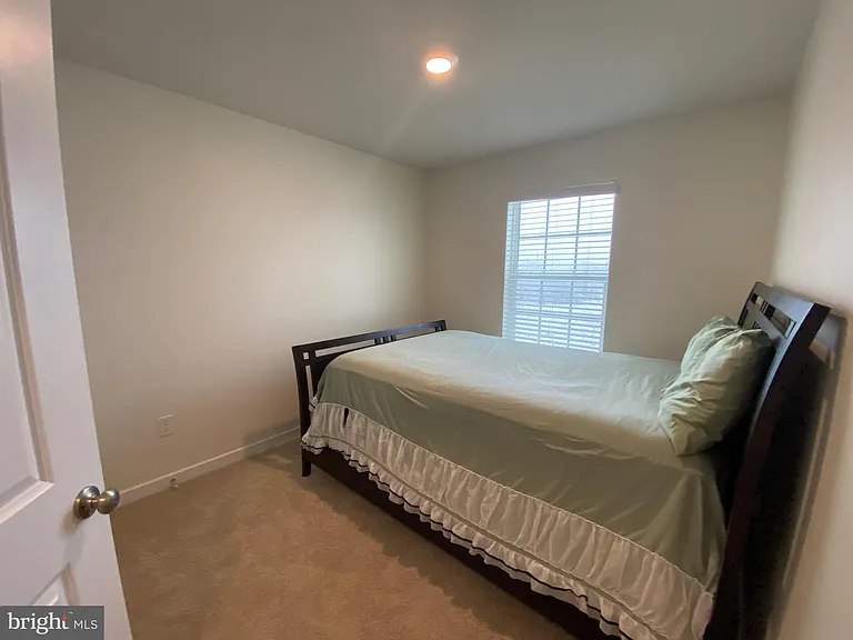 7530 Daybreak Dr — Photo 36