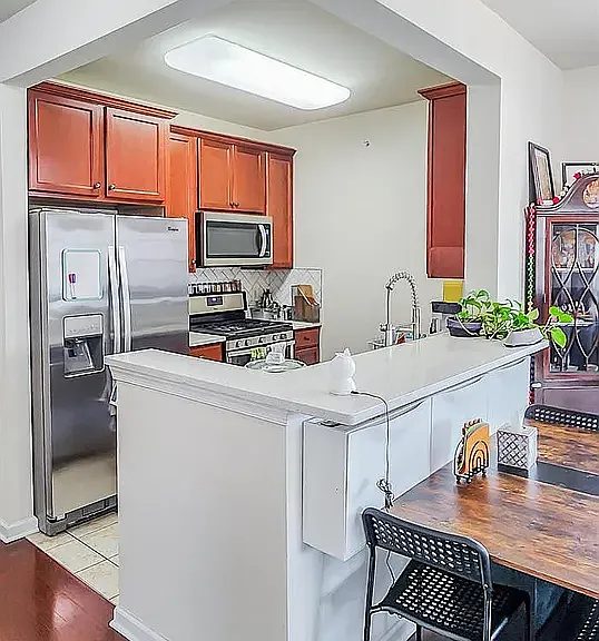 548 E Celebration Way — Photo 3
