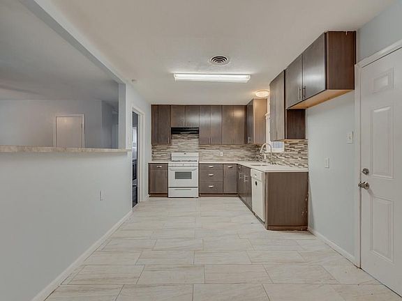4th image of 1707 Bradford St