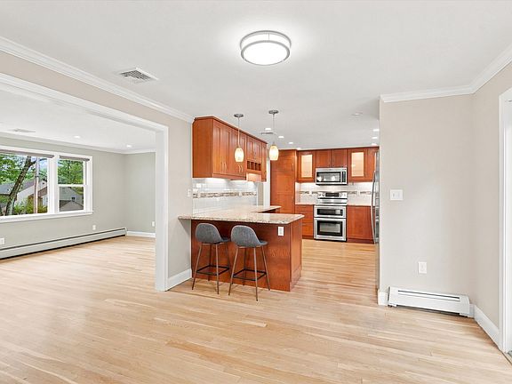 2nd image of 14 Highgate St