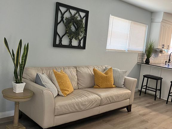 2nd image of 509 Sunflower Ave #D