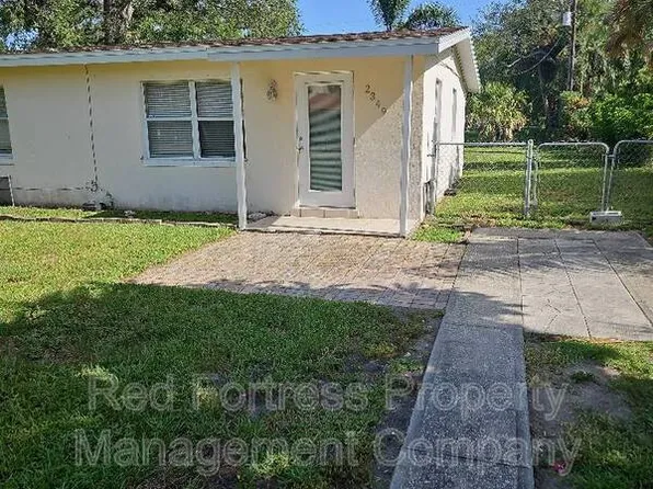 2349 South St, Fort Myers, FL 33901