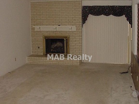 3rd image of 350 Wildbriar Dr