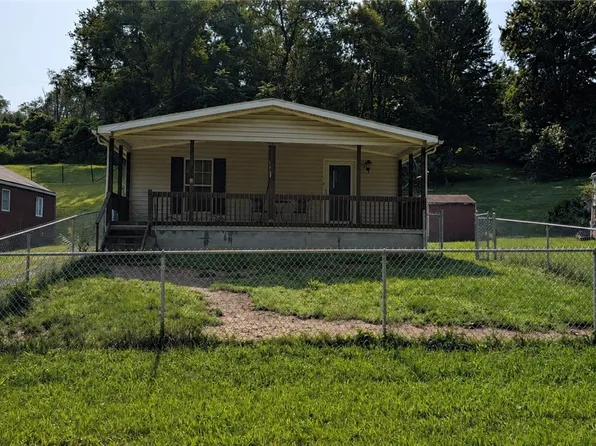 648 Daisy Ln, Uniontown, PA 15401