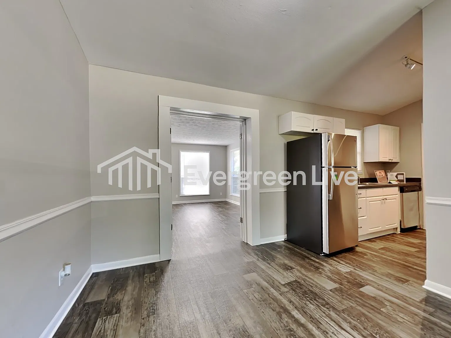 3 bed, 1.0 bath, 1200 sqft, $1,245 — Photo 3