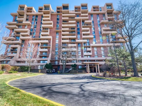 465 W Dominion Dr Unit 1001, Wood Dale, IL 60191