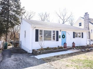 322 E Glendale Rd, Saint Louis, MO 63119