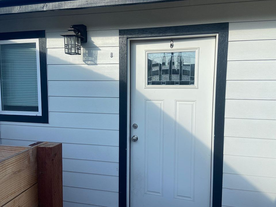 1st image of 221 Plymouth Dr #B