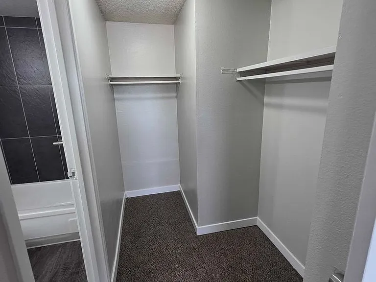 Sunstone Apartments — Photo 46