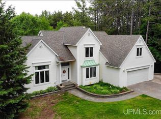 1404 Sugar Maple Ln, Houghton, MI 49931