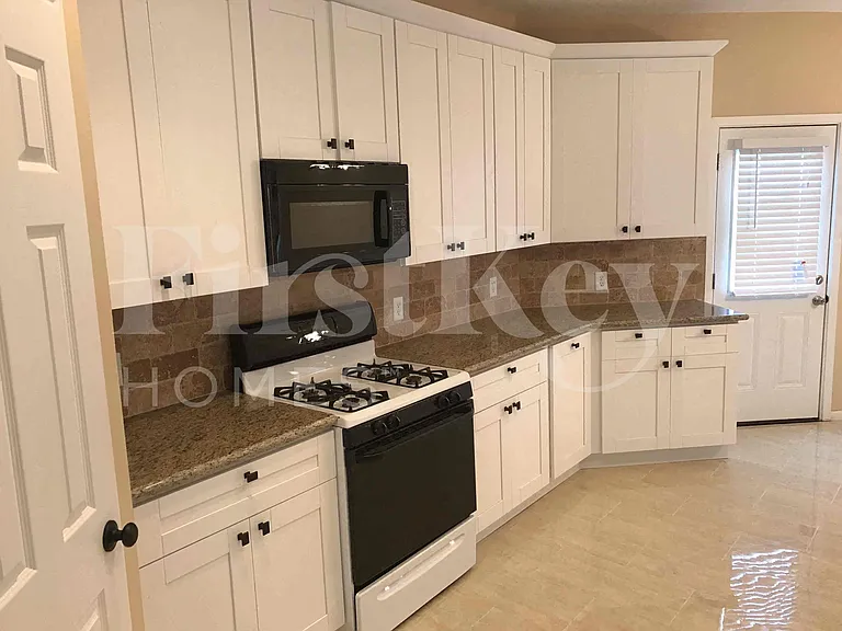 18222 Noble Forest Dr — Photo 9
