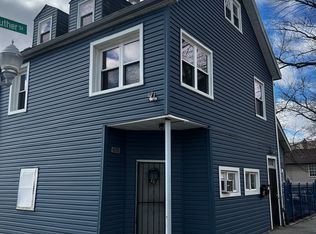 2601 W Luther St, Chicago, IL 60608