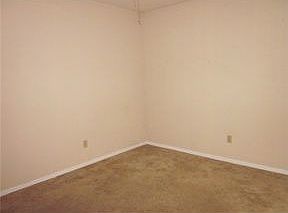 3rd image of 9712 Leaside Way
