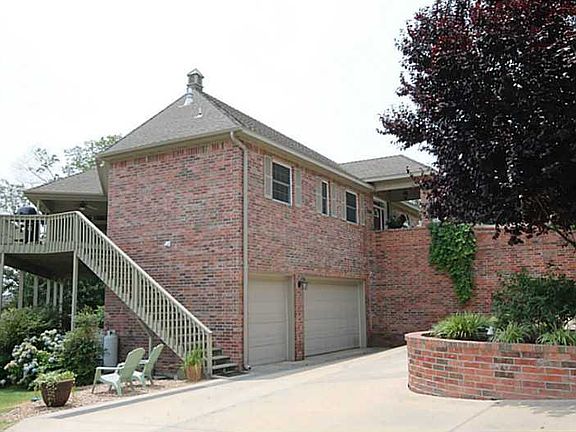 3rd image of 24 Heather Cir