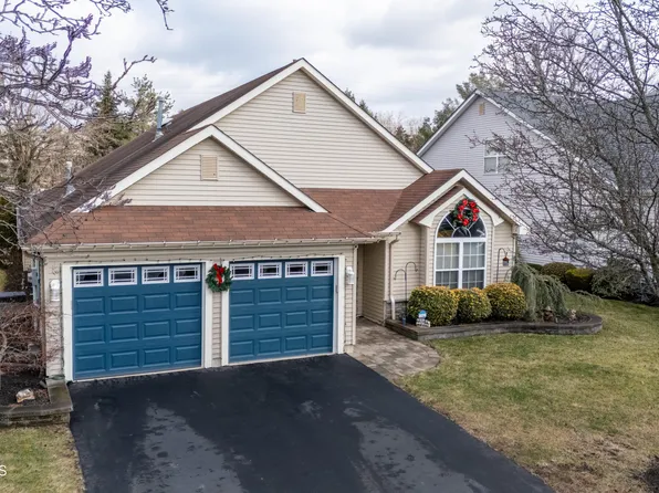 26 Ivy Hill Road, Lakewood, NJ 08701