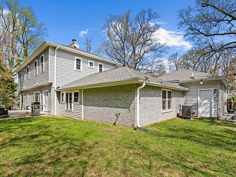 3803 Estel Rd — Photo 42
