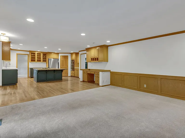 16323 NE 50th Way — Photo 19
