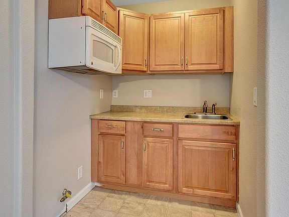 4th image of 1445 Ditty Ave #B