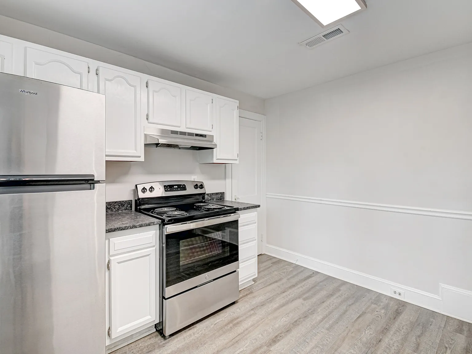 1 bed, 883 sqft, $1,250 — Photo 2