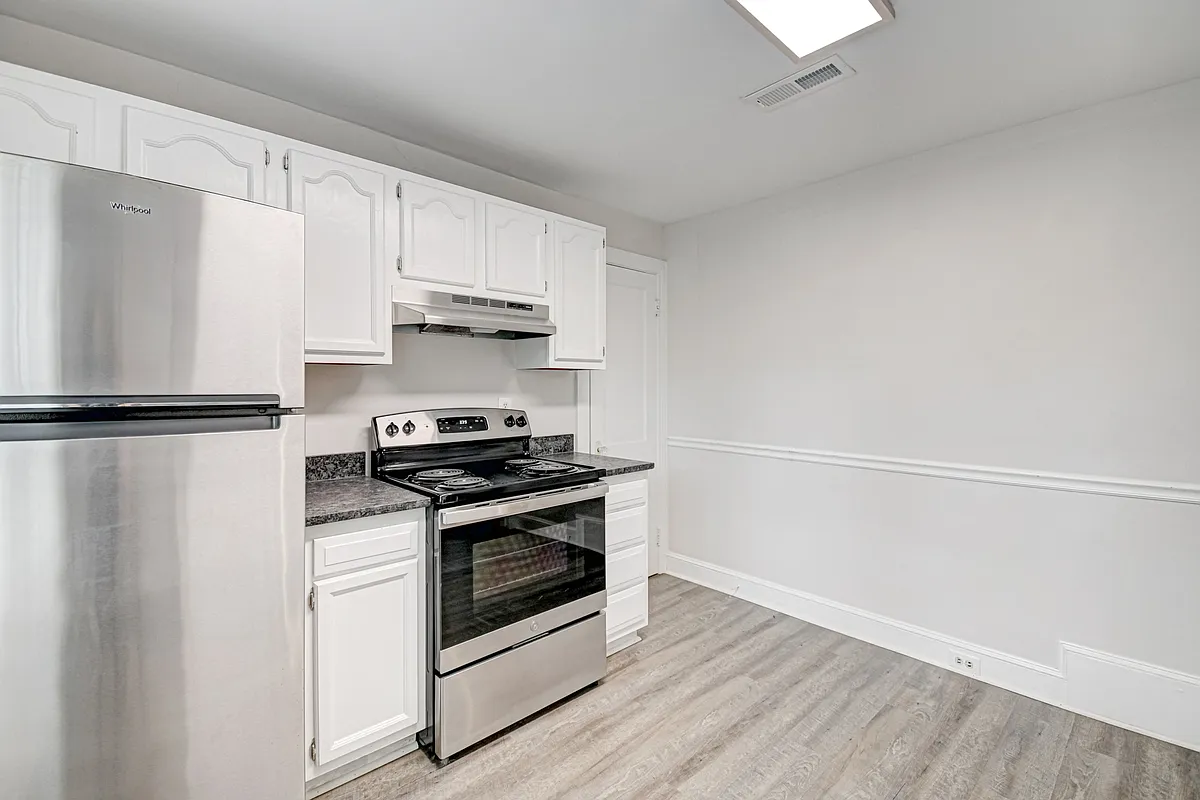 Kitchen with pantry - 1612 W 1st St #B
