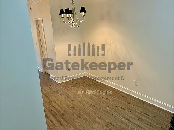 4th image of 76 Intown Pl