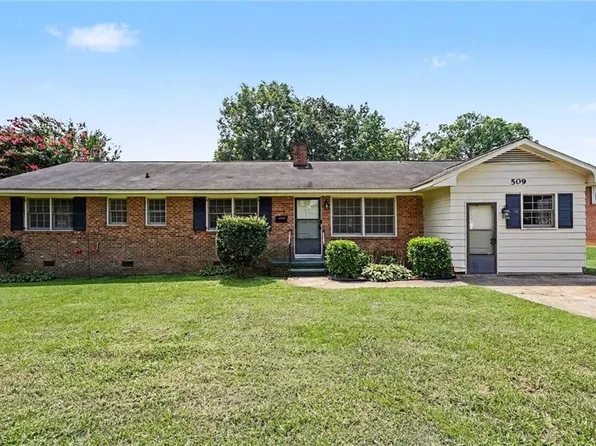 509 Oakwood Ln, Graham, NC 27253