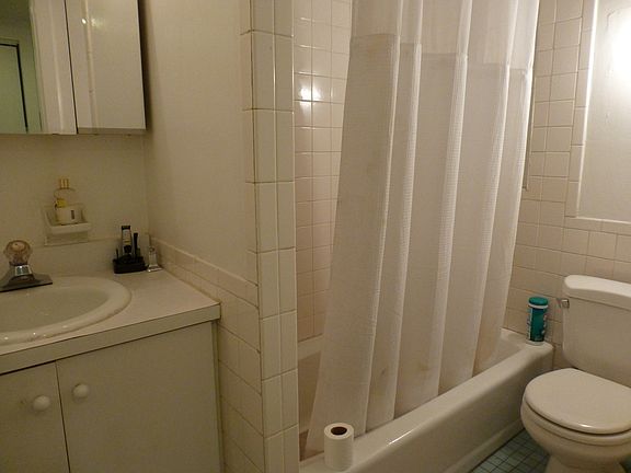 3rd image of 41 Grove St APT 2A