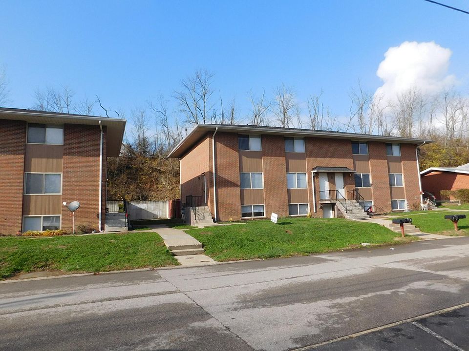 2nd image of 8 Chalon Ln APT 4