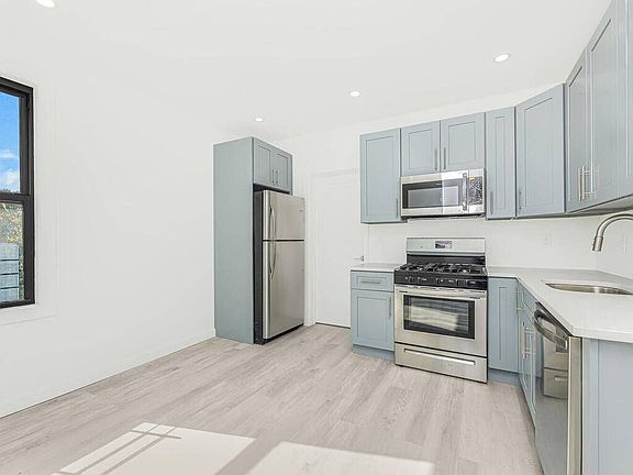 2nd image of 27 Cliff St #2A